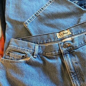 ✨- L L BEAN 100% cotton classic fit/curvy jeans in a size 20 regular